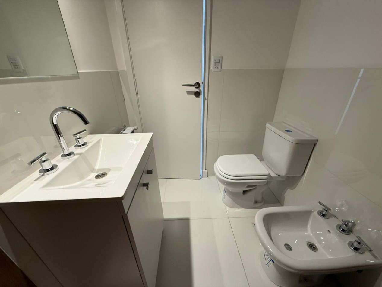 Departamento 2 Amb. al frente con balcon