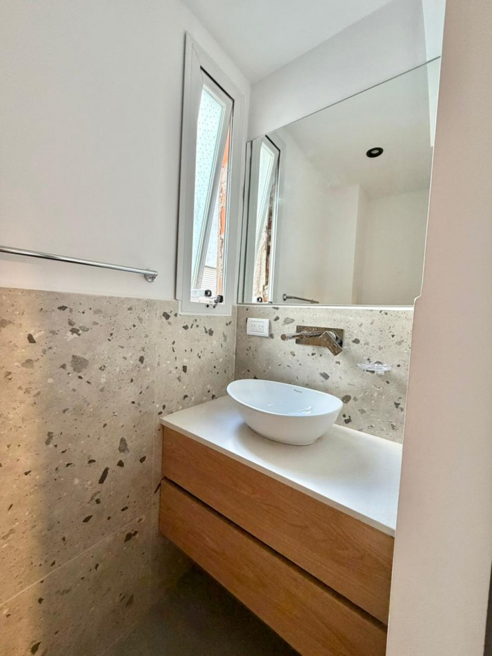 Departamento 2 Amb. Con Balcon A La Calle