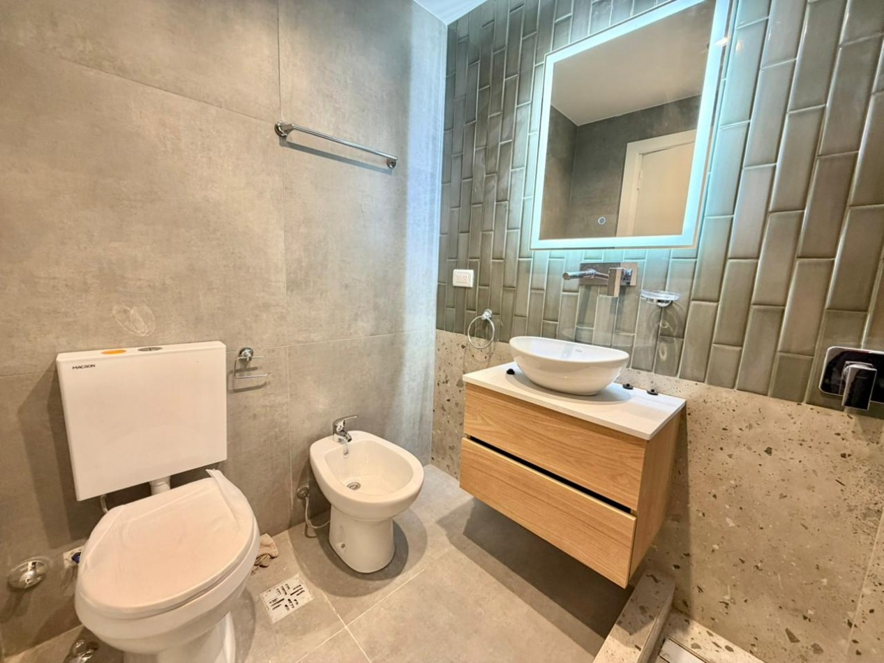 Departamento 2 Amb. Con Balcon A La Calle