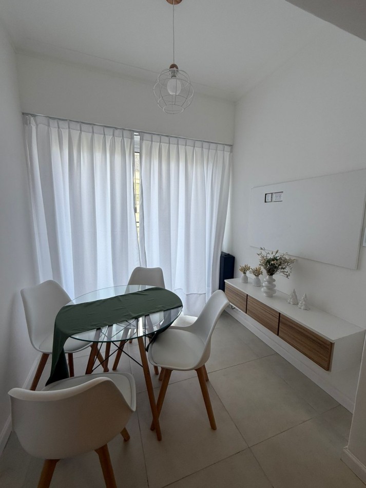 Departamento 1 Amb. con Balcon a la Calle