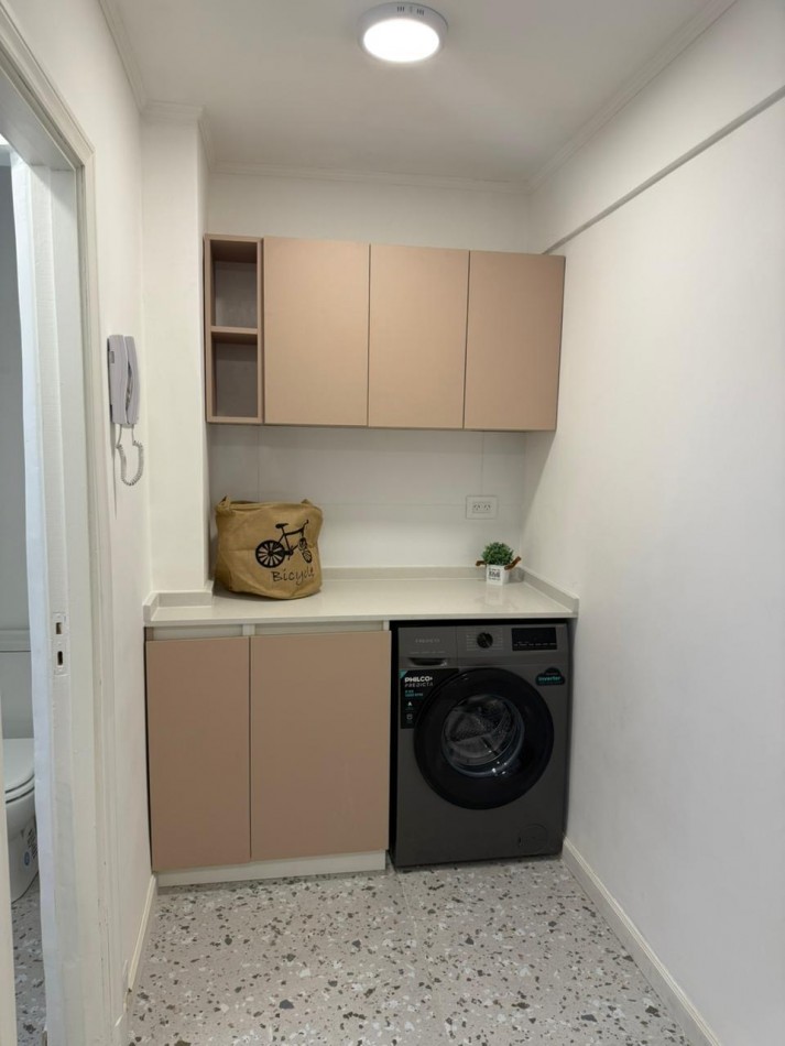 Departamento 3 Amb. a la calle con Balcon Terraza