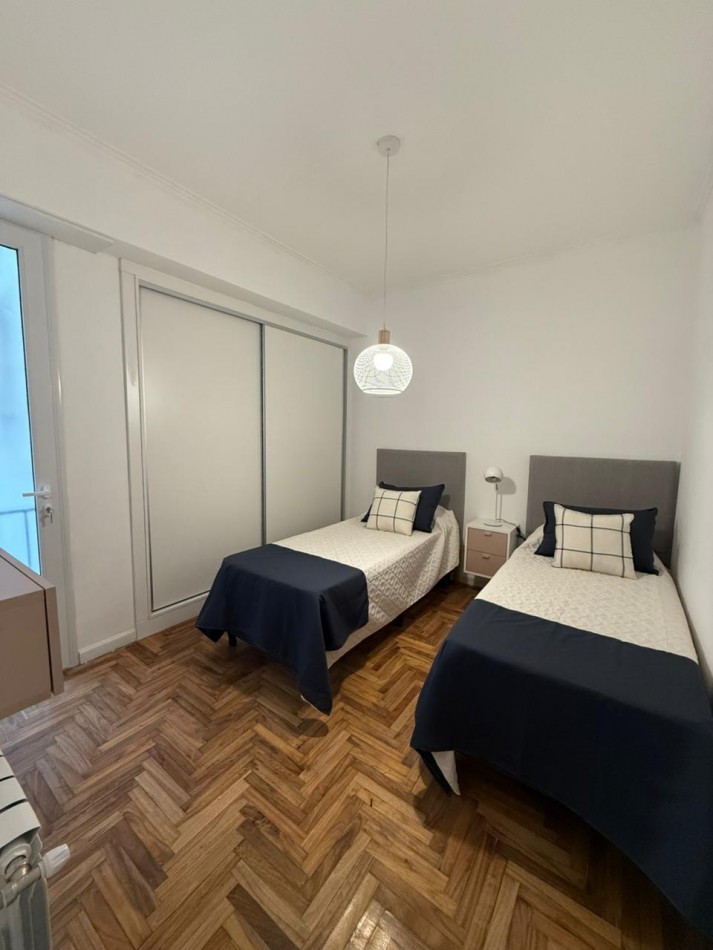 Departamento 3 Amb. a la calle con Balcon Terraza