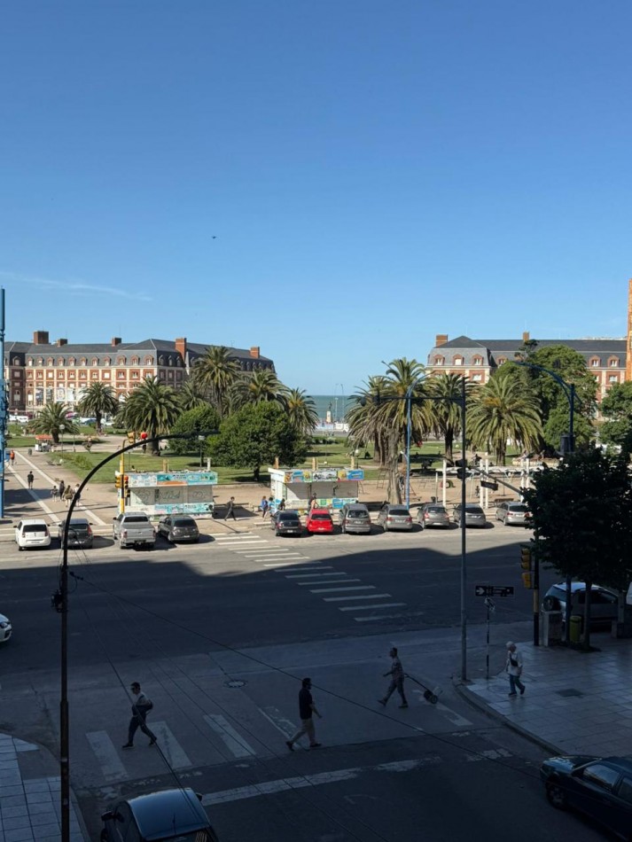 Departamento 3 Amb. a la calle con Balcon Terraza