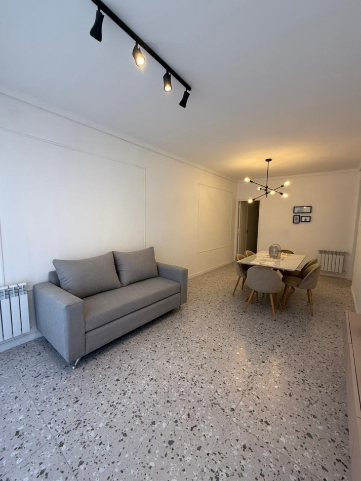 Departamento 3 Amb. a la calle con Balcon Terraza