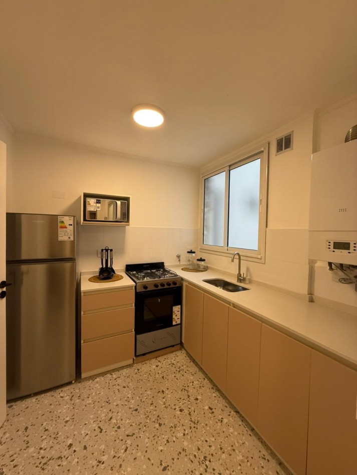 Departamento 3 Amb. a la calle con Balcon Terraza