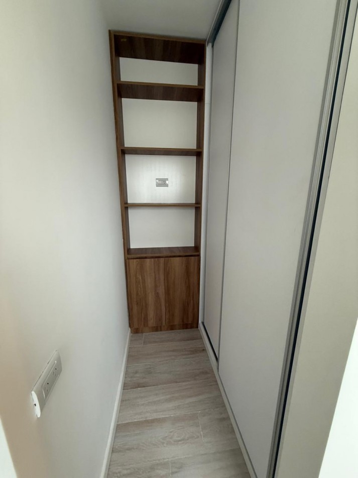 Departamento 3 Amb. a la Calle con Balcon