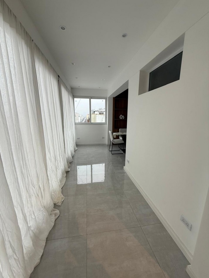 Departamento 3 Amb. a la Calle con Balcon