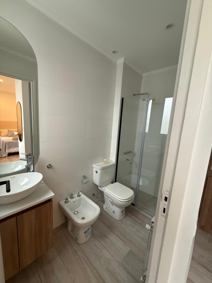 Departamento 3 Amb. a la Calle con Balcon