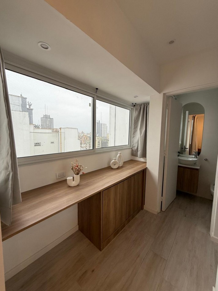 Departamento 3 Amb. a la Calle con Balcon