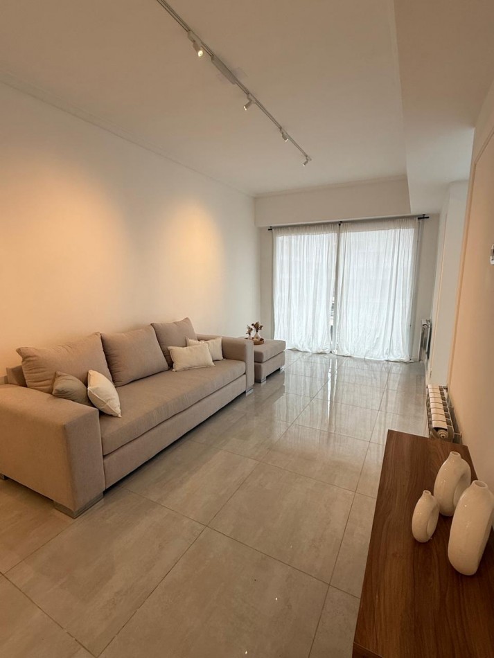 Departamento 3 Amb. a la Calle con Balcon