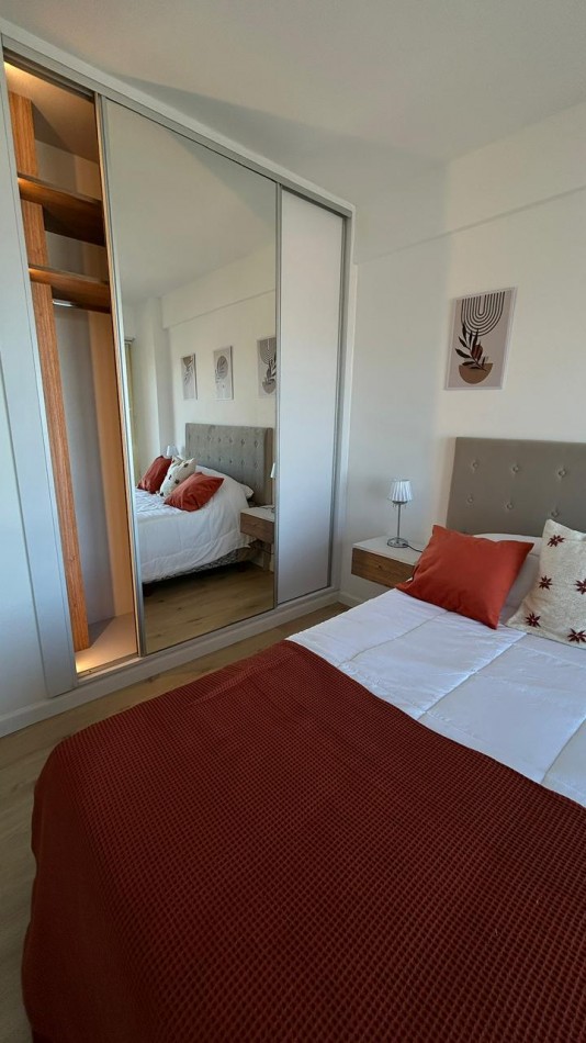 Departamento 2 Ambientes con dependencia al Frente con 2 balcones