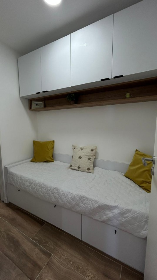 Departamento 2 Ambientes con dependencia al Frente con 2 balcones