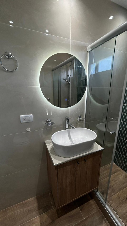 Departamento 2 Ambientes con dependencia al Frente con 2 balcones