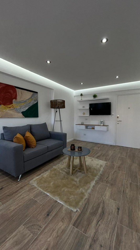 Departamento 2 Ambientes con dependencia al Frente con 2 balcones