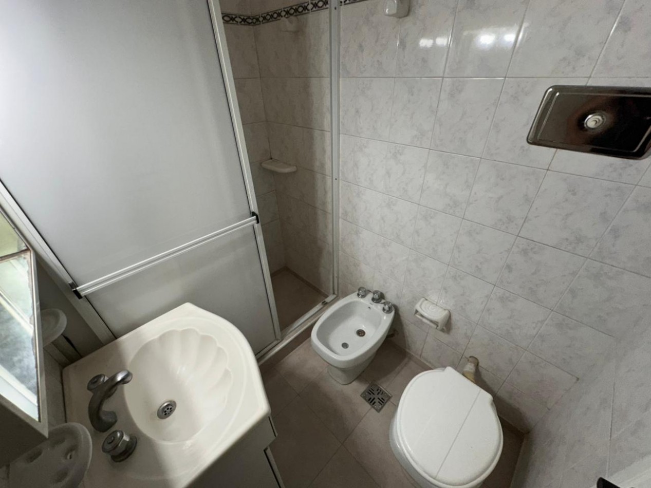 Departamento 3 Amb. a la calle con Balcon