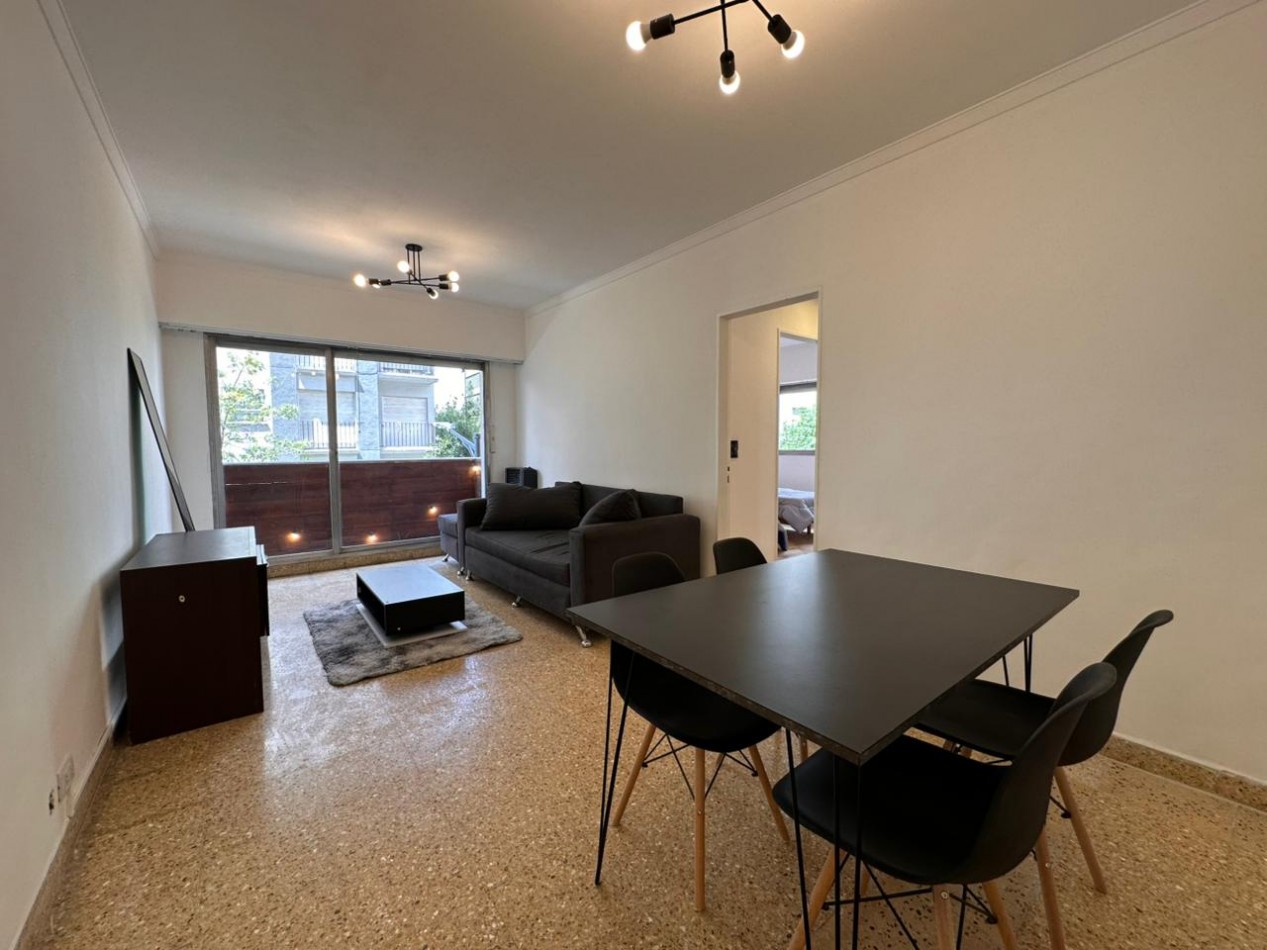 Departamento 3 Amb. a la calle con Balcon