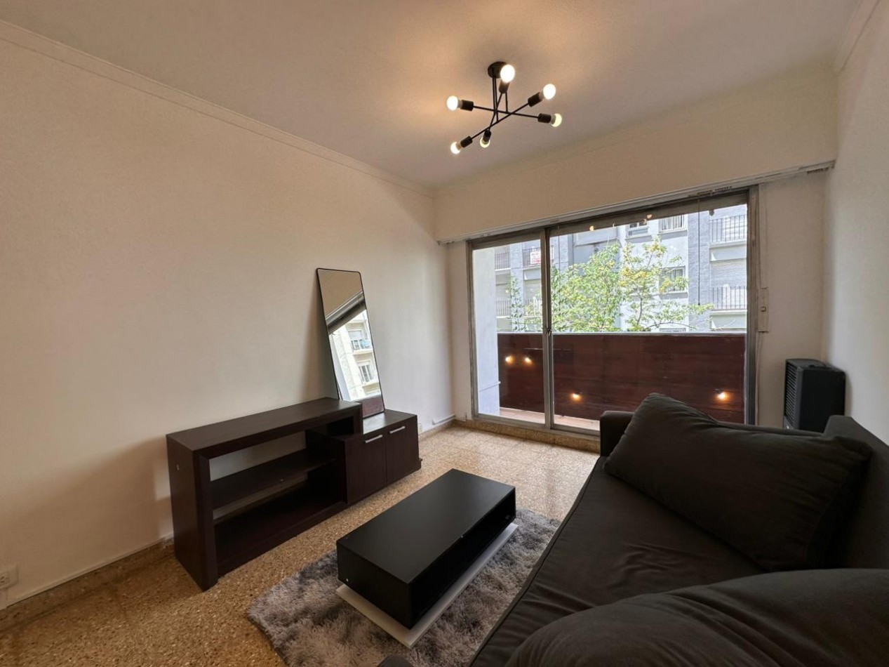 Departamento 3 Amb. a la calle con Balcon