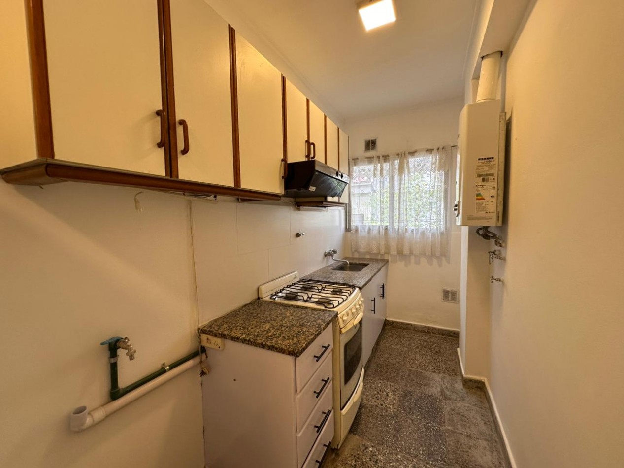 Departamento 3 Amb. a la calle con Balcon