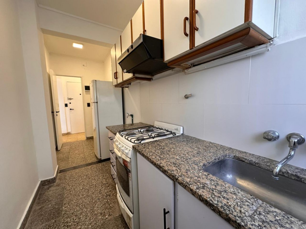 Departamento 3 Amb. a la calle con Balcon