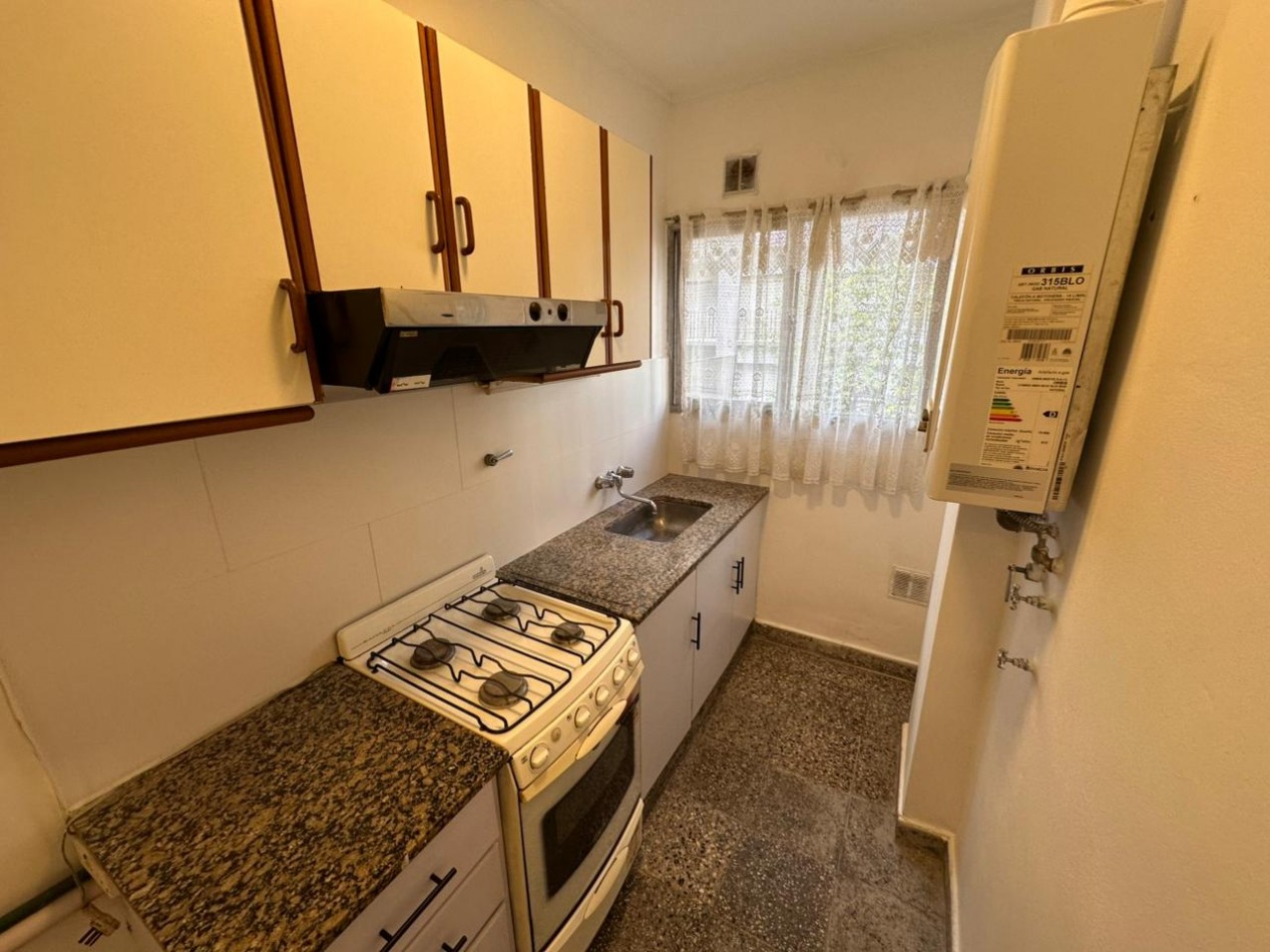 Departamento 3 Amb. a la calle con Balcon