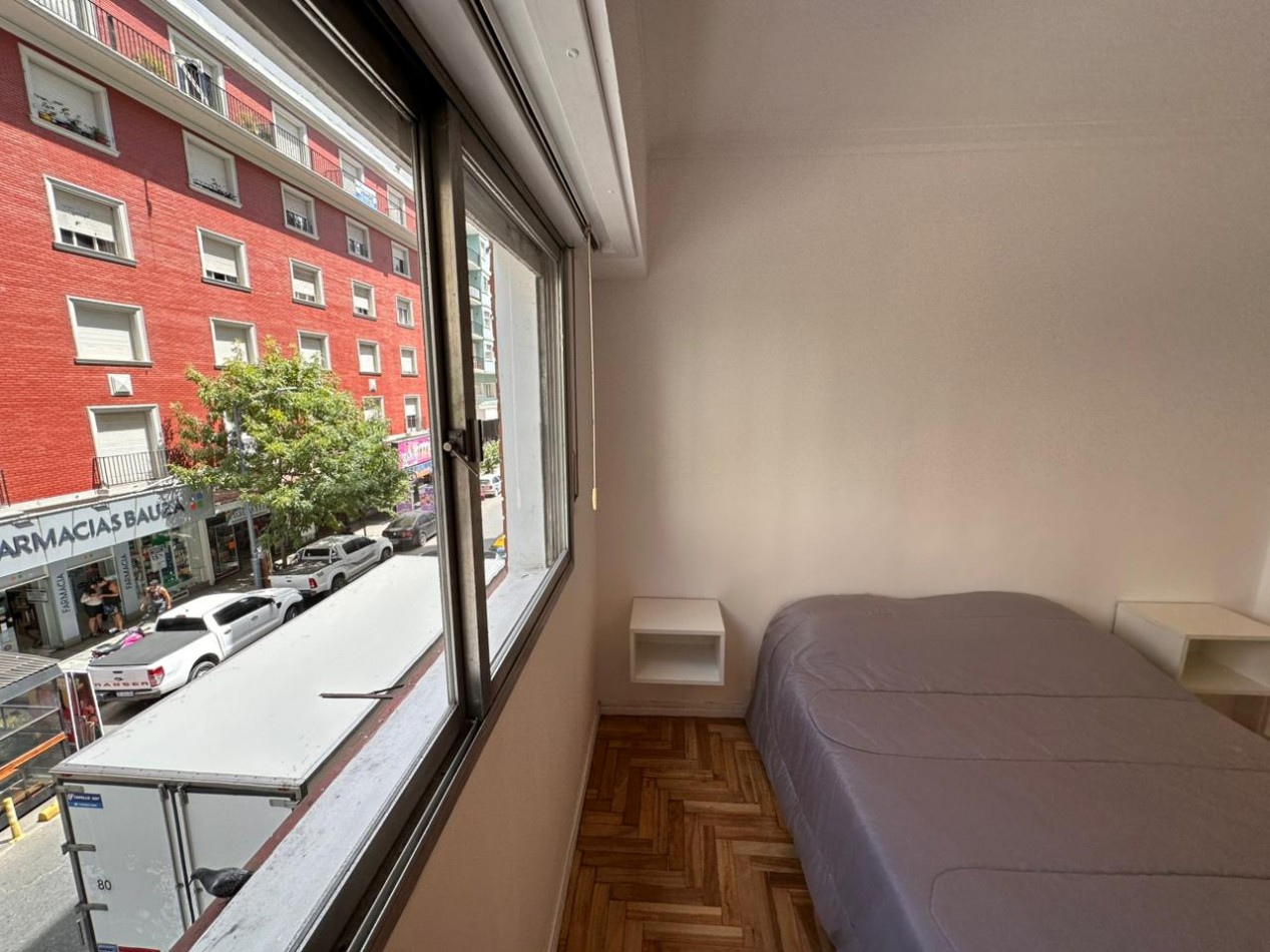 Departamento 3 Amb. a la calle con Balcon