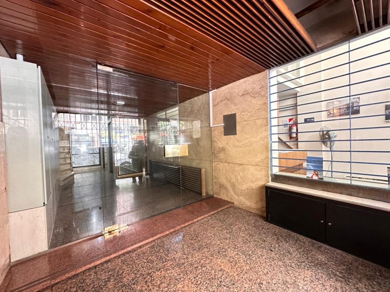 Departamento 3 Amb. a la calle con Balcon