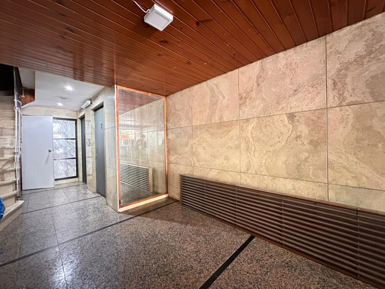 Departamento 3 Amb. a la calle con Balcon