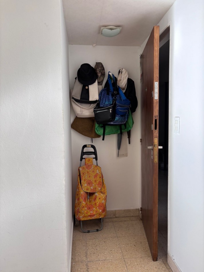 Departamento 1 Amb. a la calle con balcon