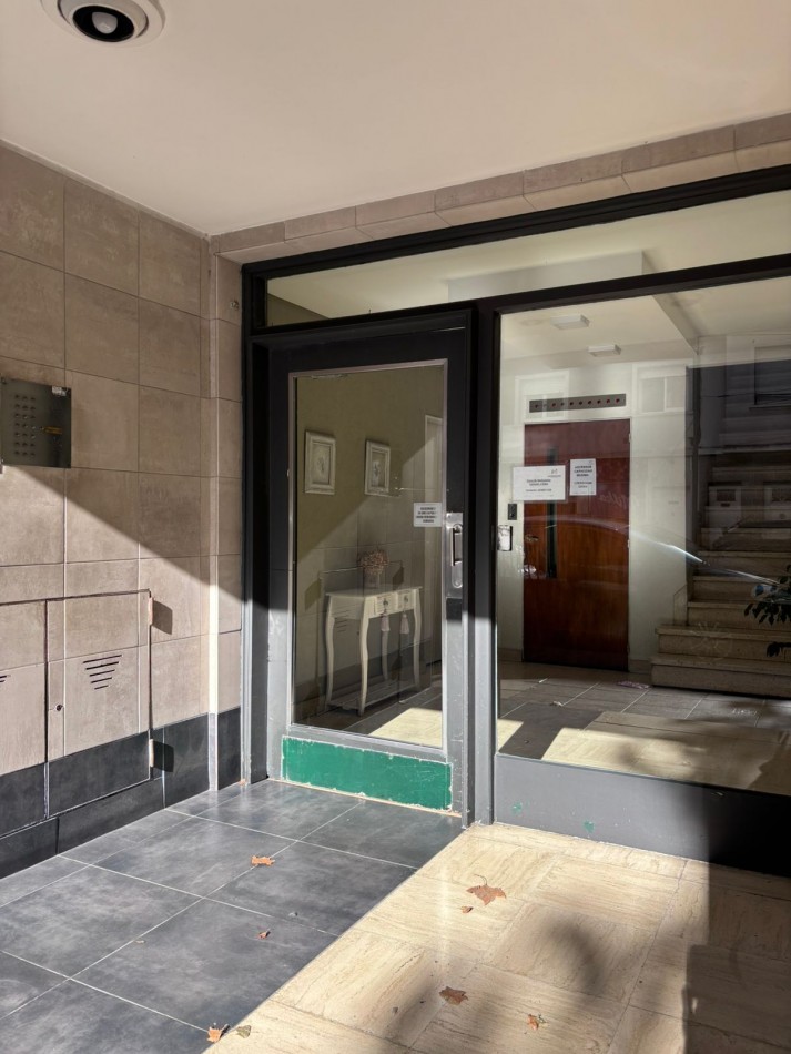 Departamento 1 Amb. a la calle con balcon