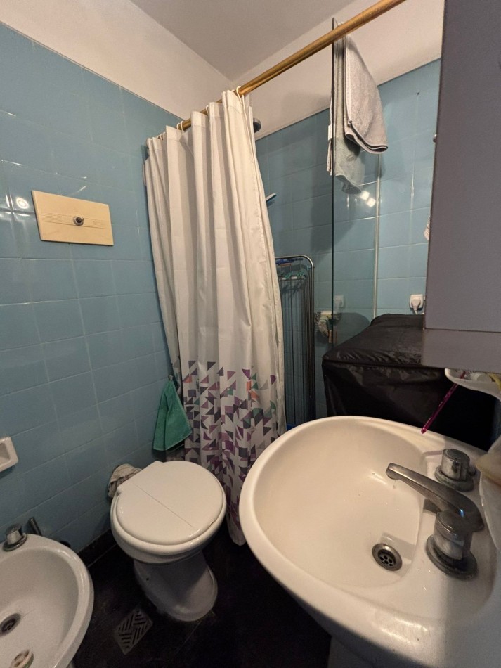 Departamento 1 Amb. a la calle con balcon