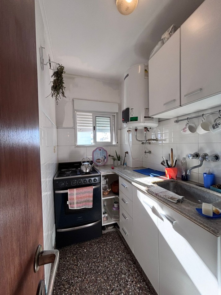 Departamento 1 Amb. a la calle con balcon