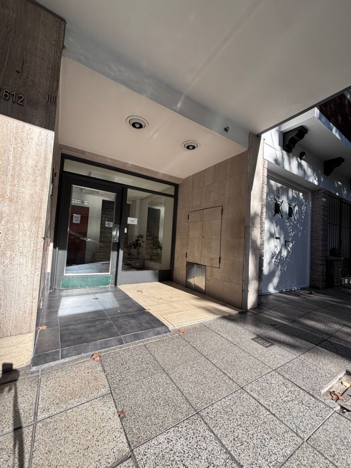 Departamento 1 Amb. a la calle con balcon