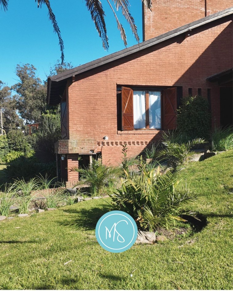 CHALET EN DOS PLANTAS COLINAS DE PERALTA RAMOS 