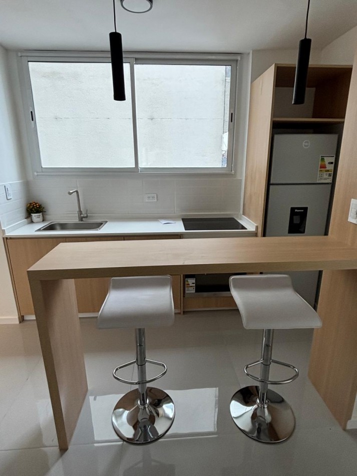 Departamento 3 Amb. c/ Dependencia y Balcon 