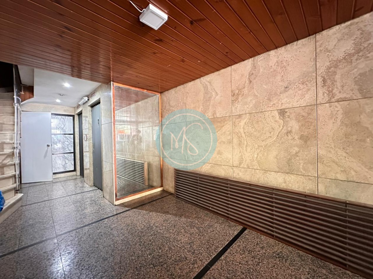 Departamento 3 Amb. a la calle con Balcon