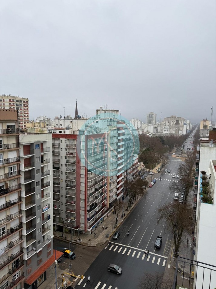 Departamento 3 Amb. a la Calle con Balcon