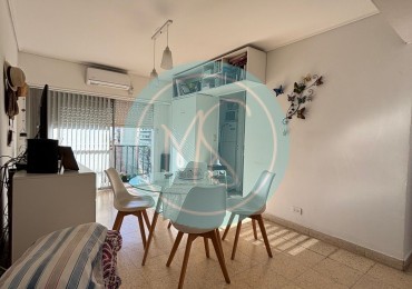 Departamento 1 Amb. a la calle con balcon